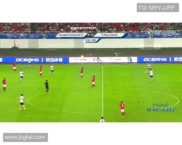 球星足球包设计新趋势探索 品味与实用兼备的时尚运动配件